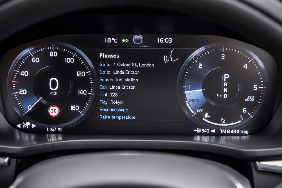 Панель приборов Volvo XC60 D4 Inscription 2017 года  (UK) (фото 148 из 172)